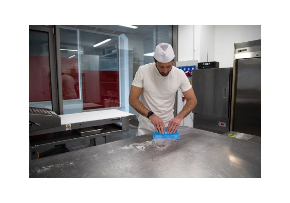 Скребок Igeax гнучкий для чищення поверхнонь, синій