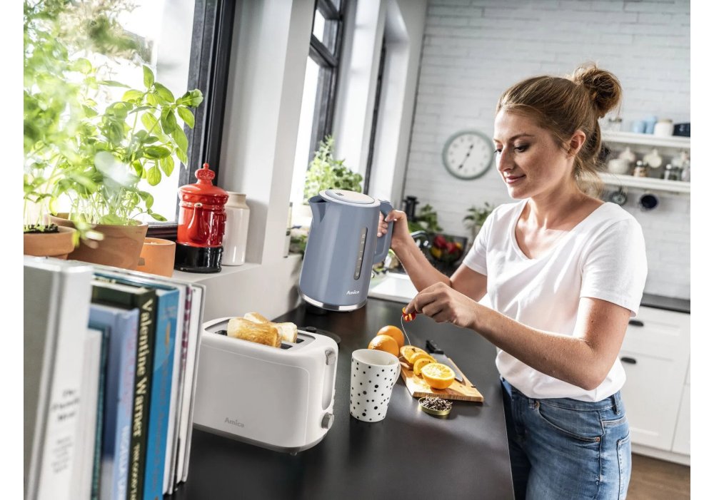 Електрочайник Amica KF 1014