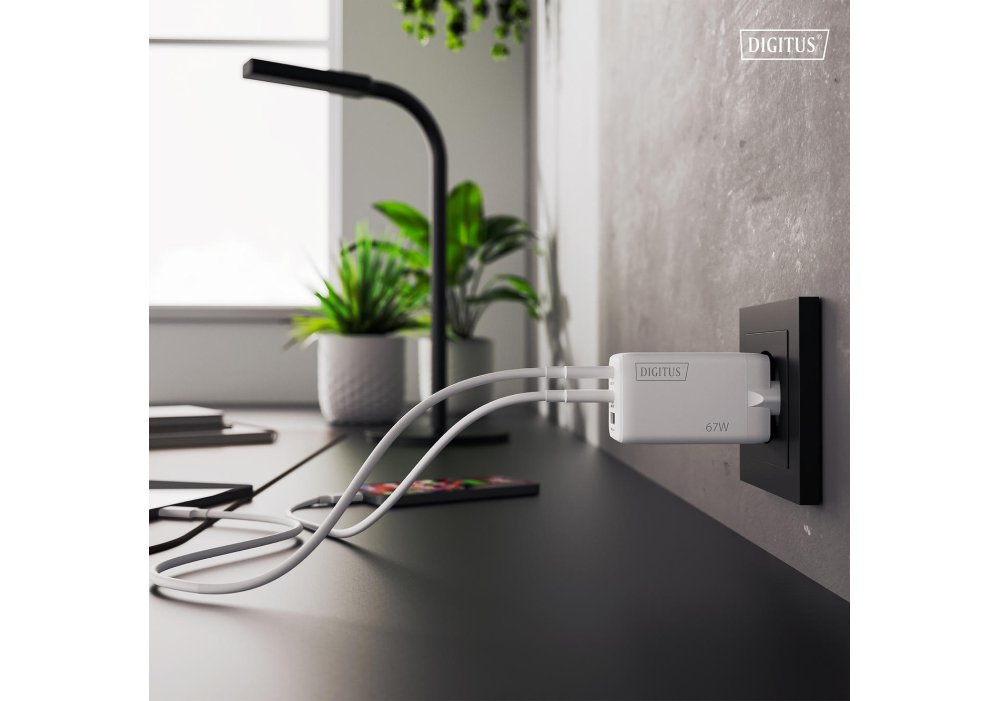 Зарядний пристрій DIGITUS GaN 2хUSB-C, 1хUSB-A, 67W