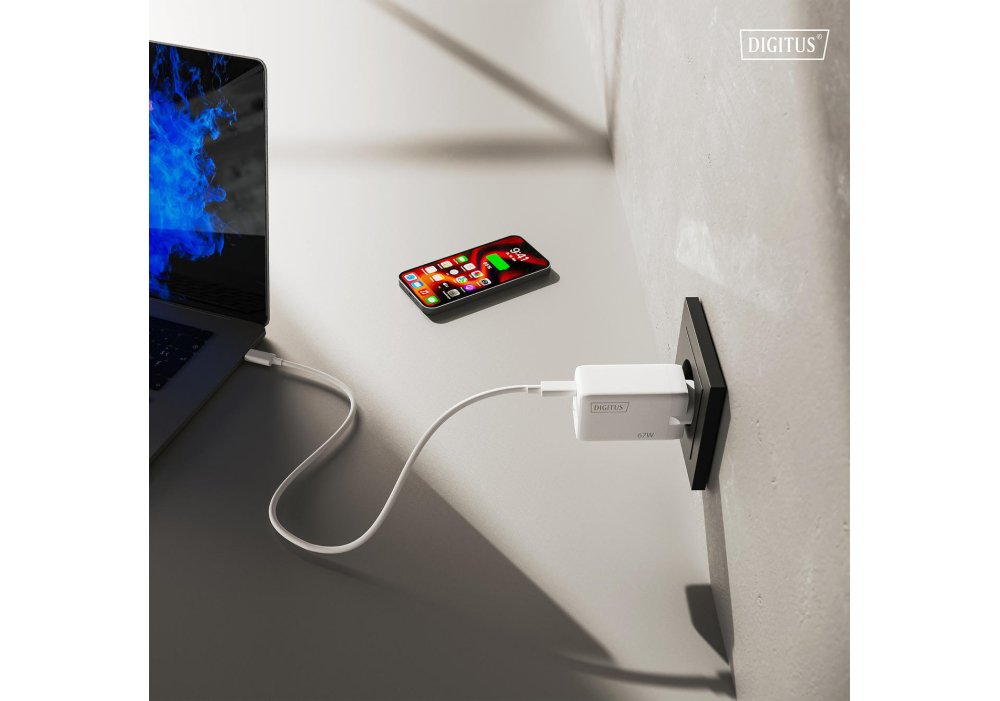 Зарядний пристрій DIGITUS GaN 2хUSB-C, 1хUSB-A, 67W
