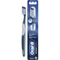 Зубна щітка Oral-B Pro-Expert середньої жорсткості 1 шт