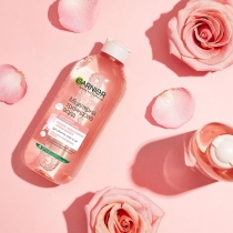 Міцелярна вода для очищення шкіри обличчя Garnier Skin Naturals з трояндовою водою 400 мл