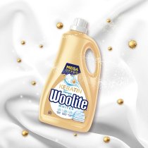 Засіб для прання рідкий Woolite для світлих та білих тканин з Кератином 3.6 л