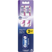 Зубна щітка Oral-B Pro 3D White Відбілювання середньої жорсткості 2 шт