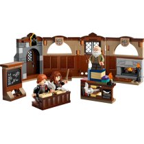 Конструктор Замок Гоґвортс™: урок чарів 204 дет. LEGO Harry Potter